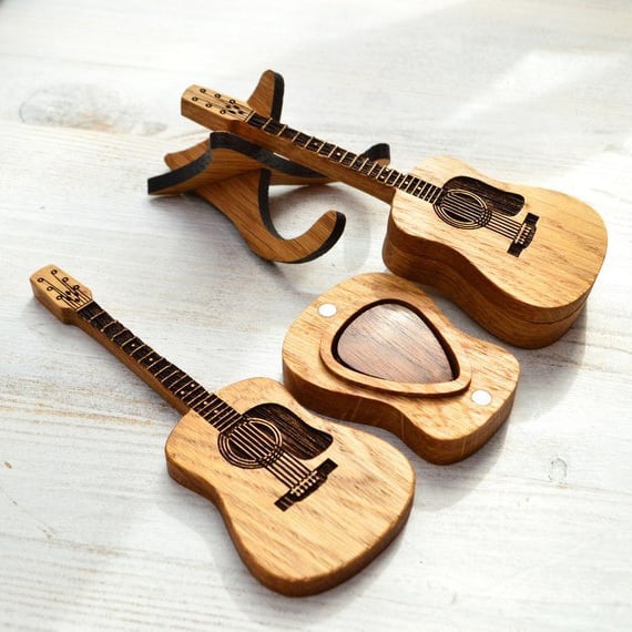GuitarCradle™ - Gitarrenplektrenhalter +3 Gratis Plektren